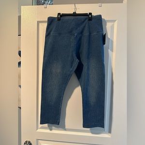 Lysse faux denim capri length leggings jeggings medium wash size XL